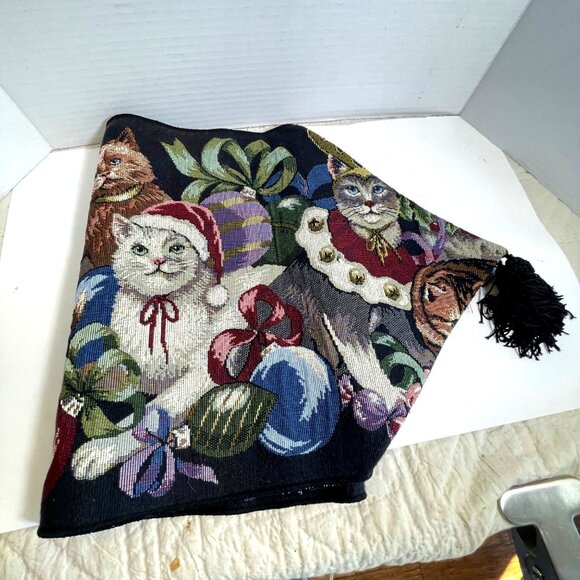Holiday Cat Tapestry Table Runner With Festive Design & Tassels 27" X 13.5" - Picture 3 of 11